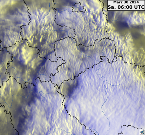 Satellitenbild vom 30. 03. 2024. Das Bild zeigt mittelhohe Bewölkung im Rippenmuster verursacht durch den Eintrag von Saharastaub.