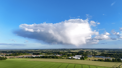 Eine Schauerwolken nahe Salzhausen (Niedersachsen)