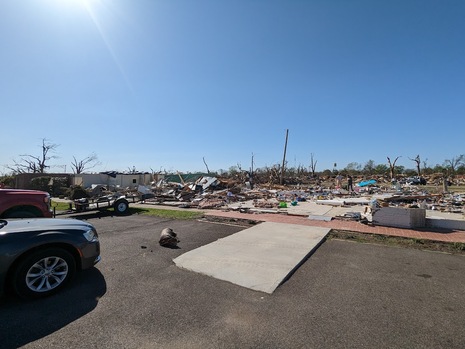 Abb 5: EF4-Schäden im oberen Grenzbereich (195 mph) an einem Laden in der Walnut Street in Rolling Fork 2023, welcher gänzlich von seiner Bodenplatte gefegt wurde. (Quelle NOAA Damage Assessment Toolkit)