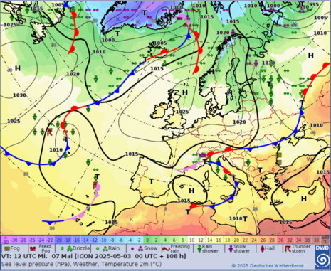 Prognostizierte Wetterlage für Mittwoch, 7. Mai mit Hoch RICCARDA über der Nordsee und Tiefs über dem zentralen Mittelmeerraum.