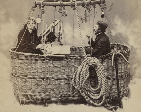 James Glaisher und Henry Coxwell im Ballon, ca. 1864, Fotografie, Quelle: Rijksmuseum, Amsterdam, über Wikimedia Commons