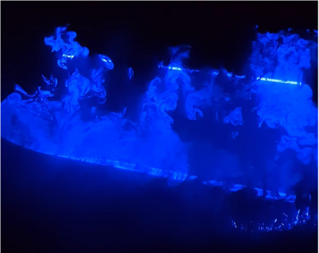 Durch Laser und Nebel induzierte Wirbel und Turbulenzen. Diese Bewegungen lassen sich mithilfe der Navier-Stokes-Gleichungen berechnen und vorhersagen.