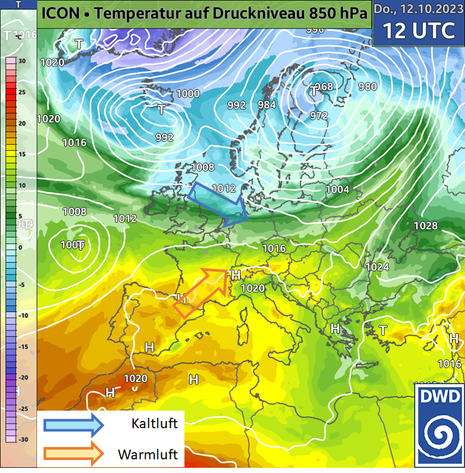 Prognose der Temperatur auf dem Druckniveau 850 hPa für Donnerstag, 12.10.2023, 12 UTC als Farbfläche. Dazu Luftdruck am Boden in hPa als weiße Linien und Andeutung von Kaltluft- und Warmluftzufuhr als Pfeile. (Quelle DWD - Deutscher Wetterdienst)