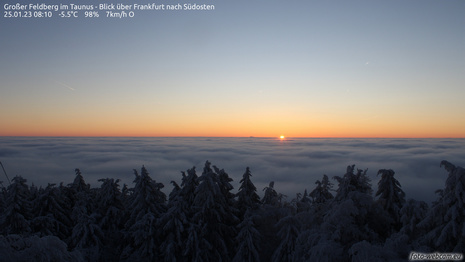 Webcambild vom Feldberg im Taunus um 08:10 UTC (Quelle foto-webcam.eu)