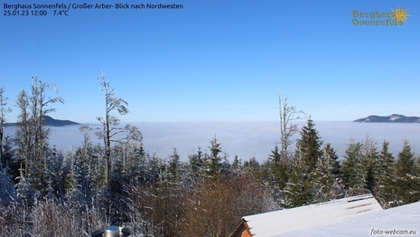 Webcambild vom Berghaus am Sonnenfels am großen Arber um 11:00 UTC (Quelle foto-webcam.eu)