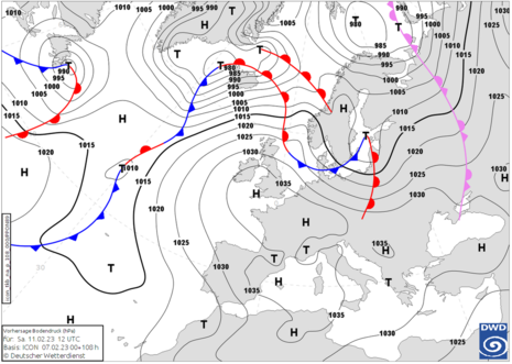 Karte Europa und Nordatlantik mit Isobaren und Druckzentren für Samstag, 11.02.2023 gegen Mittag (Quelle Deutscher Wetterdienst)