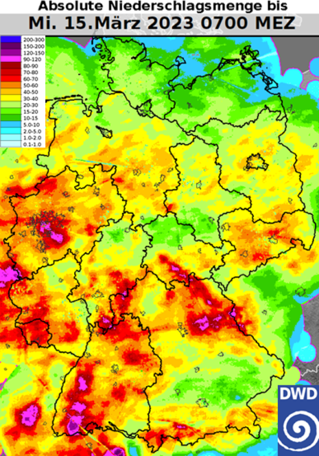 Aus Radardaten abgeleitete absolute Niederschlagsmenge in Deutschland seit 01. März. Im Westen und Süden örtlich über 100 Liter pro Quadratmeter. Im Nordosten und Südosten lokal weniger als 10 Liter pro Quadratmeter.