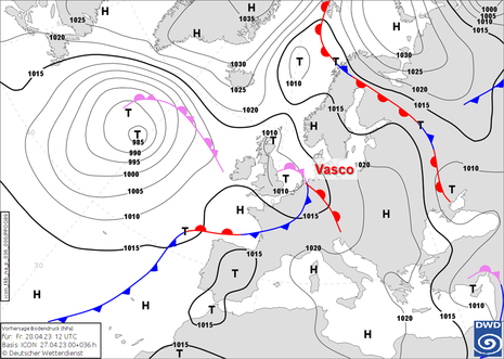 Kartenausschnitt zeigt Nordatlantik und Europa samt Bodendruck- und Frontenvorhersage für Freitag, den 28.04.2023 um 14 Uhr MESZ. (Quelle DWD)