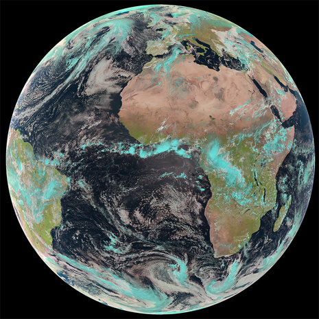 Darstellung einer Aufnahme der gesamten, vom Satelliten aus sichtbaren Hemisphäre von Meteosat der zweiten (älteren) Generation. Hierbei sind hohe Wolken türkis dargestellt. Aufnahme vom 18.3.2023, 11:45 UTC.