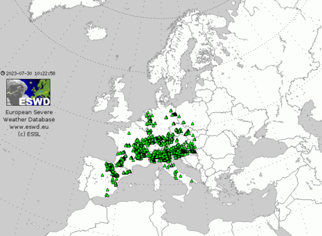 Die Grafik zeigt Großhagelereignisse über Europa vom 01.-30.07.2023 aus der European severe weather database. Die Ereignisse werden als grüne Dreiecke dargestellt. (Quelle ESWD - European Severe Weather Database)