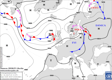 Europakarte mit Isobaren, Fronten und Namen der Druckzentren für Donnerstag, 06.07.2023 12 UTC (Quelle DWD)