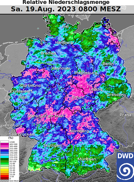Deutschlandkarte mit dem bisherigen, aus RADAR-Daten abgeleiteten relativen Gesamtniederschlag des Monats August in Bezug auf das klimatologische Mittel.