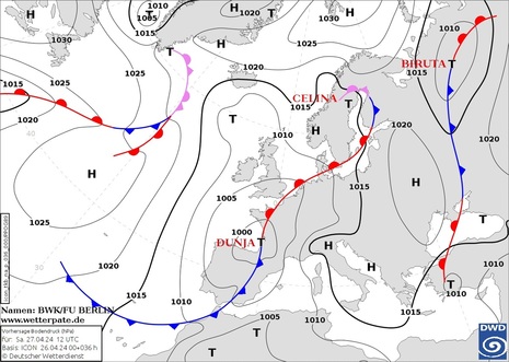 Abb 1: Vorhersagekarte Bodendruck und Lage der Fronten am heutigen Samstag, den 27.04.2024 12 UTC (Quelle DWD - Deutscher Wetterdienst)