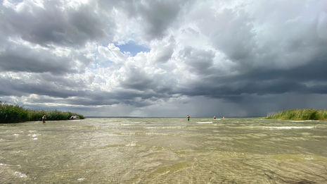 Sommer und Schauerwolken bei Waren an der Müritz / Mecklenburg-Vorpommern 