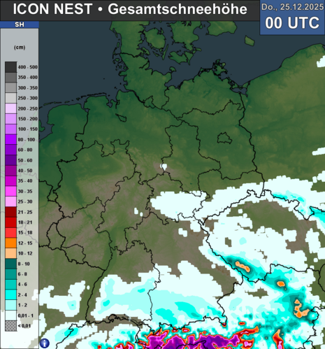 Der Blick auf die von ICON-NEST prognostizierte Gesamtschneehöhe um Mitternacht (25.12.) zeigt insbesondere im Süden die Chance auf etwas weiße Weihnachten.