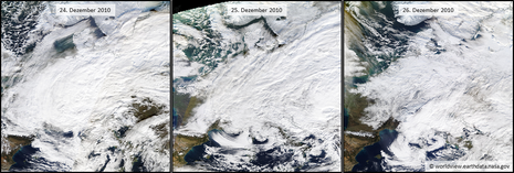 Satellitenbilder von Mitteleuropa vom 24. (links), 25. (Mitte) und 26. Dezember 2010 (rechts).