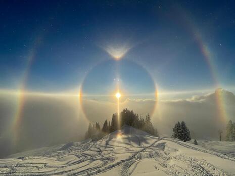 Abb 3: Eisnebelhalos am Furggelenstock, aufgenommen am 22. November 2025