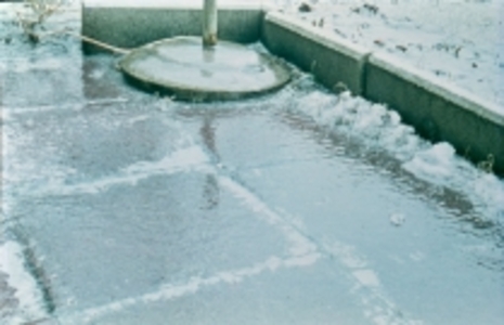 Abb. 1: Glatteis auf Oberfläche