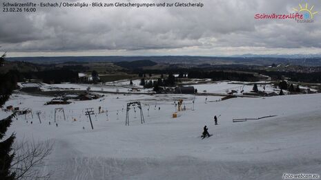 Webcambild aus dem Oberallgäu (Schwärzenlifte) vom 23.02.2026. Quelle: foto-webcam.eu