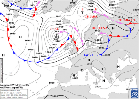 DWD-Vorhersagekarte für den Bodendruck und die Luftmassengrenzen im Bereich von Europa und dem Nordostatlantik für Sonntag, den 01. März 2026, 12 UTC auf Basis des ICON-Modelllaufs vom 28. Februar 2026, 00 UTC. Quelle: Deutscher Wetterdienst