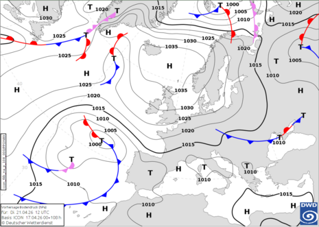 Prognostizierte Wetterlage am Dienstagmittag mit Hoch ULI über der nördlichen Nordsee.