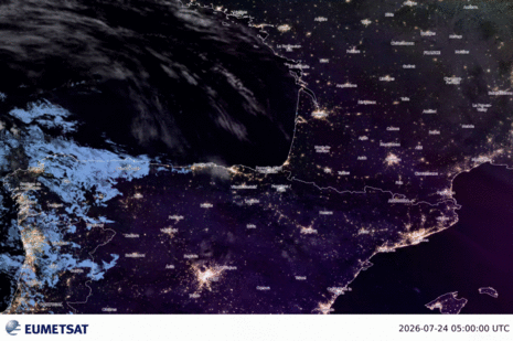 MTG Satellitenbeobachtungen der Vegetationsbrände in Spanien und nahe der französischen Atlantikküste bei Bordeaux, am Freitag den 24.07.2026.