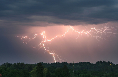 Brisante Luftmischung bringt heftige Gewitter‎