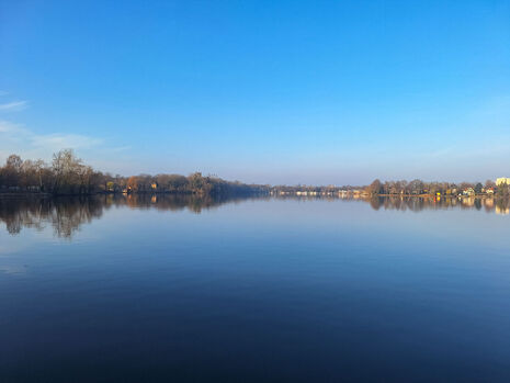 Blauer Himmel über der Havel (Brandenburg) 