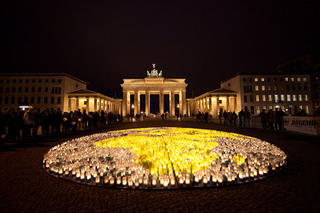 Earth Hour 2012 am Brandenburger Tor