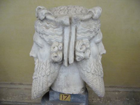 Janus-Statue