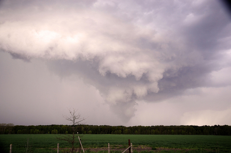 Tornadosichtung am 5. Mai 2015 auf der Straße von Dömitz nach Neu-Kaliß (Mecklenburg-Vorpommern)