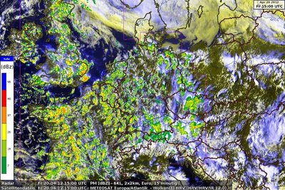 Wie ein Streuselkuchen sahen die zahlreichen Schauer gestern auf dem Satellitenbild aus.