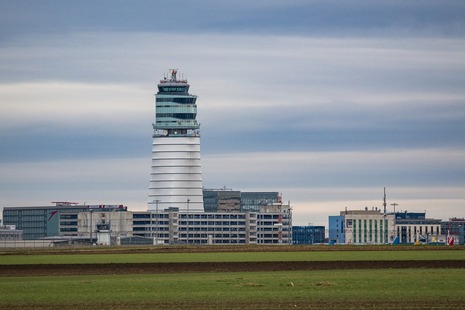 Control-Tower am Flughafen Wien