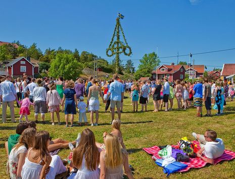 Schweden feiern Mittsommer, Insel Möja im Stockholmer Archipel